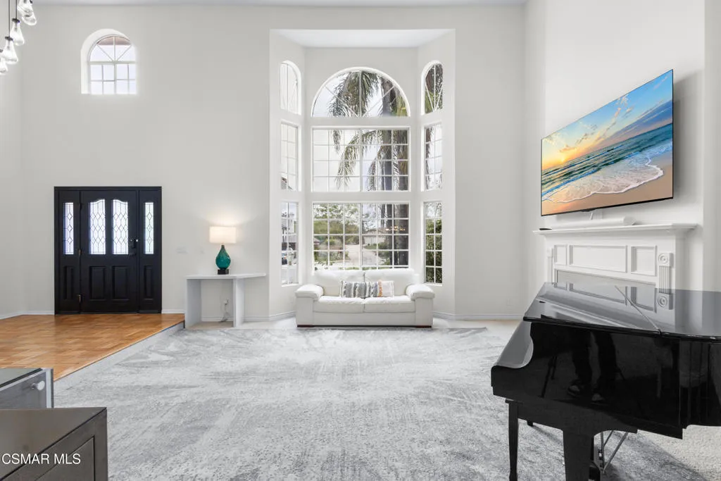 5045 Wagner Way - Formal Living Room