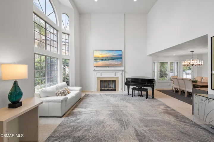 5045 Wagner Way - Formal Living Room