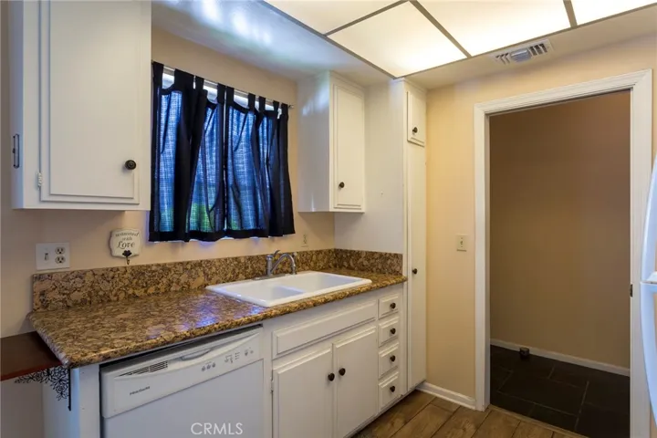1331 Unit B Victoria Drive, Fullerton, California 92831