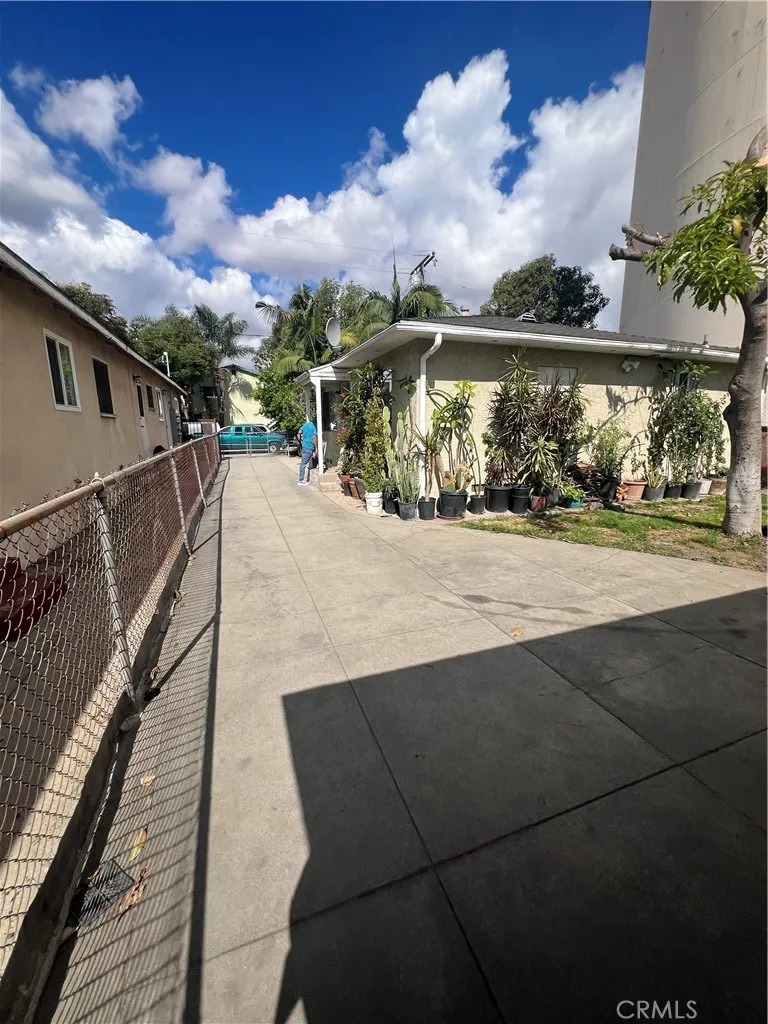 5954 Riverside, Huntington Park, California 90255 — photo 4