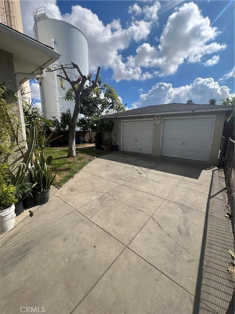 5954 Riverside, Huntington Park, California 90255 — photo 5