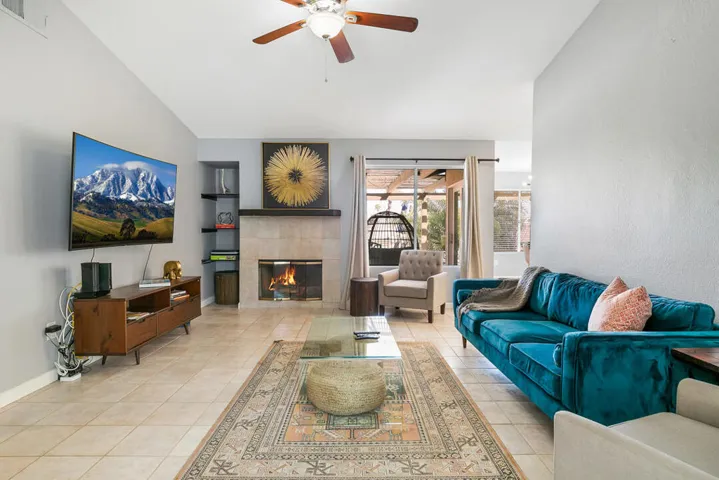 10 LIVING MLS