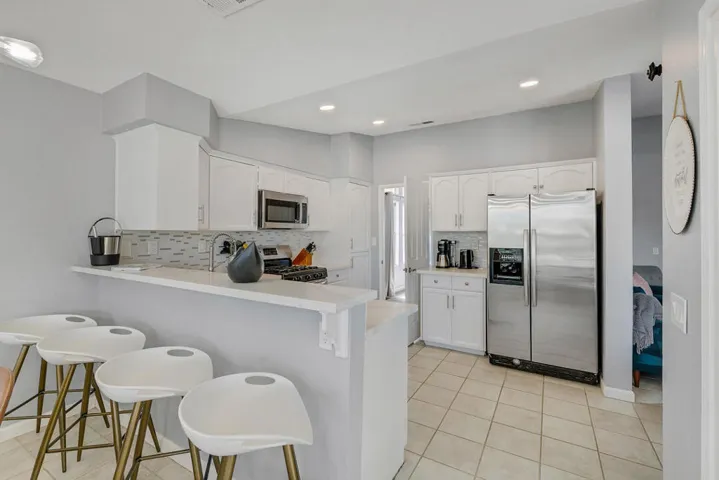 12 KITCHEN MLS