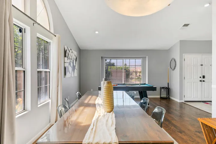 07 DINING MLS