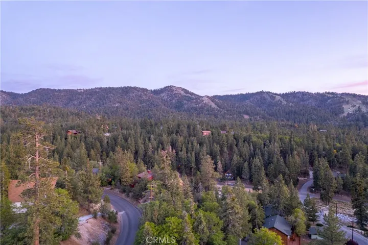 43628 Yosemite Drive, Big Bear Lake, California 92315