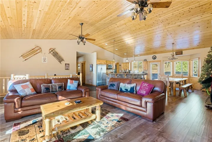 43628 Yosemite Drive, Big Bear Lake, California 92315