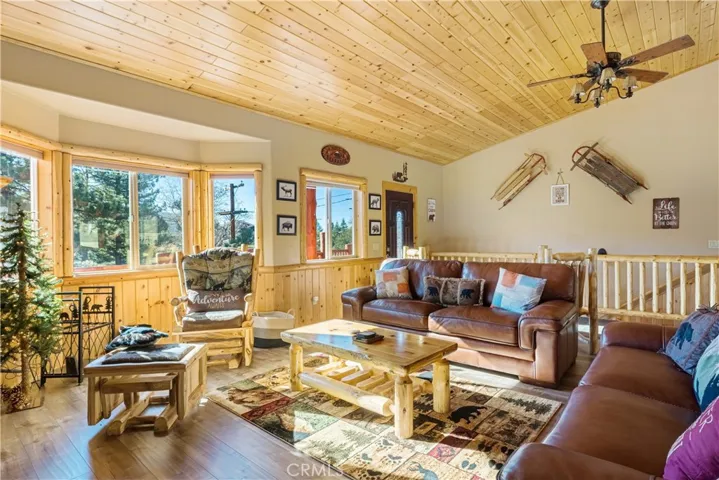 43628 Yosemite Drive, Big Bear Lake, California 92315