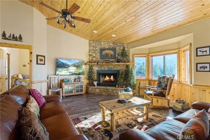 43628 Yosemite Drive, Big Bear Lake, California 92315