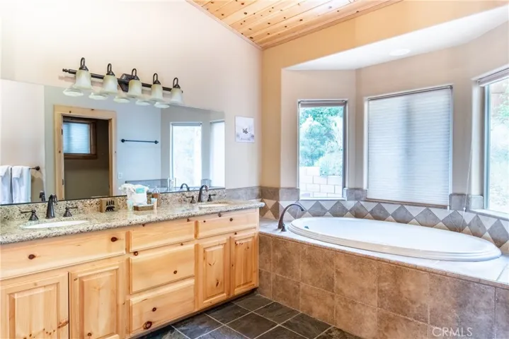 43628 Yosemite Drive, Big Bear Lake, California 92315