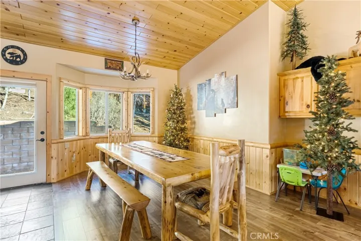 43628 Yosemite Drive, Big Bear Lake, California 92315