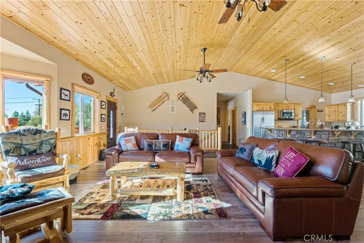 43628 Yosemite Drive, Big Bear Lake, California 92315