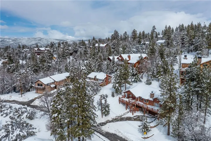 43628 Yosemite Drive, Big Bear Lake, California 92315