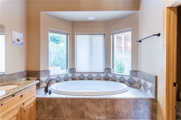 43628 Yosemite Drive, Big Bear Lake, California 92315