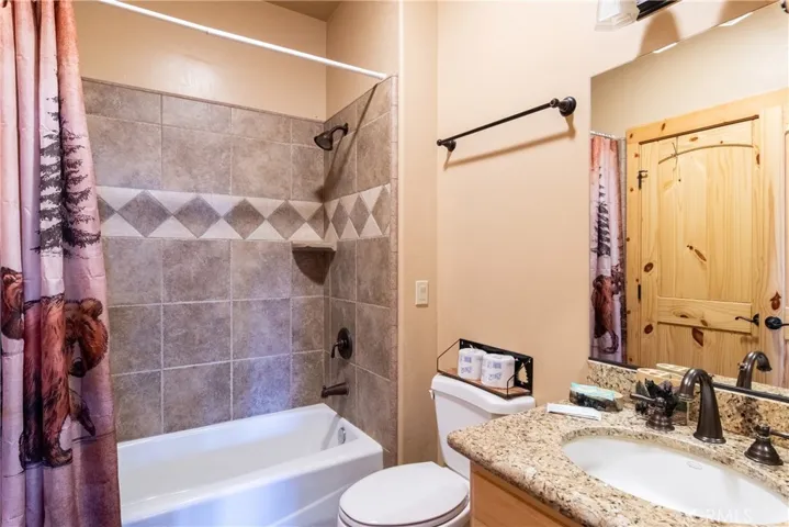 43628 Yosemite Drive, Big Bear Lake, California 92315