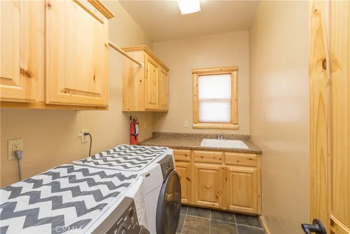 43628 Yosemite Drive, Big Bear Lake, California 92315