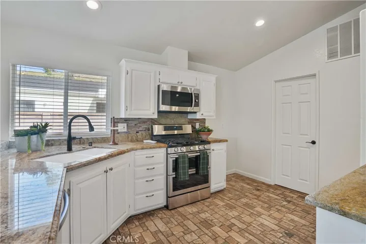 27903 Vista View Drive, Canyon Country, California 91351