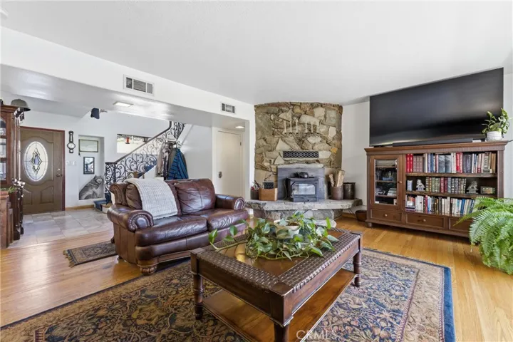 9065 Elizabeth Lake Rd, Leona Valley, California 93551