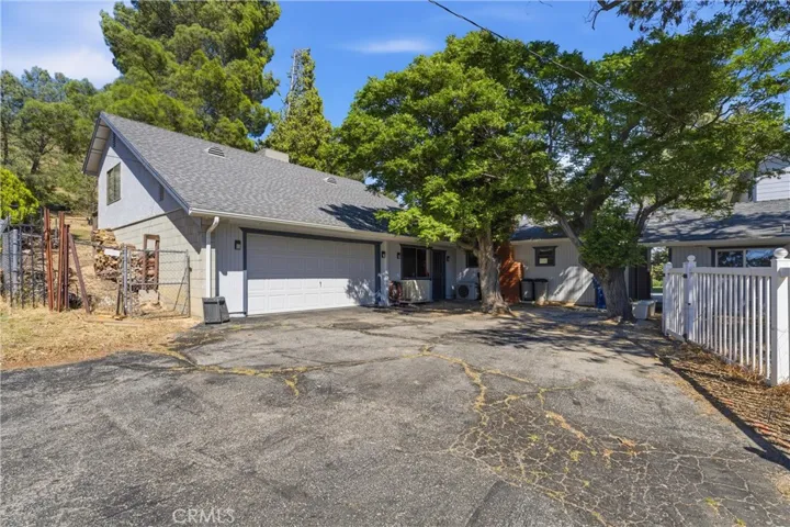 Entrance to other garages and workshop