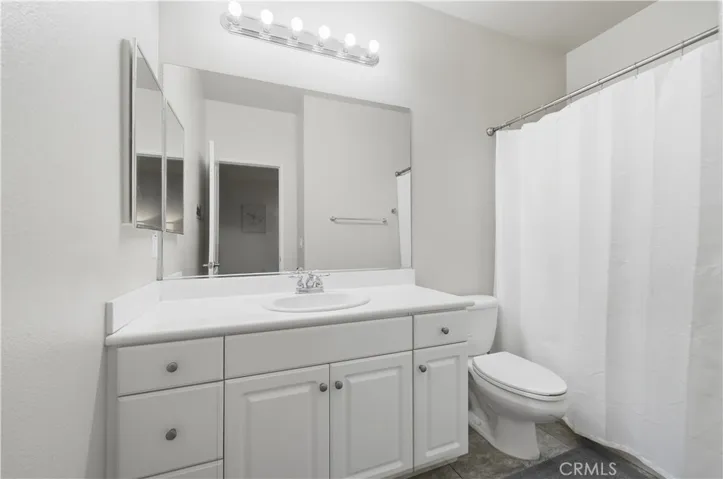 2nd level full bath