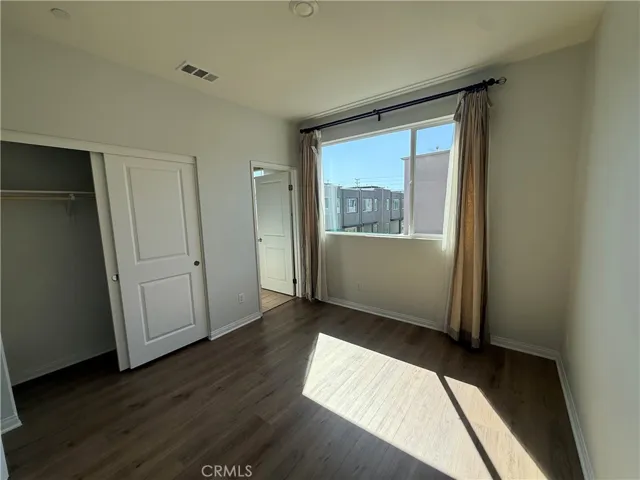 8360 N.canby Place, Northridge, California 91325