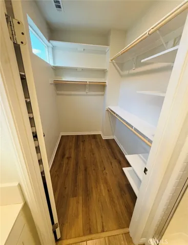 8360 N.canby Place, Northridge, California 91325