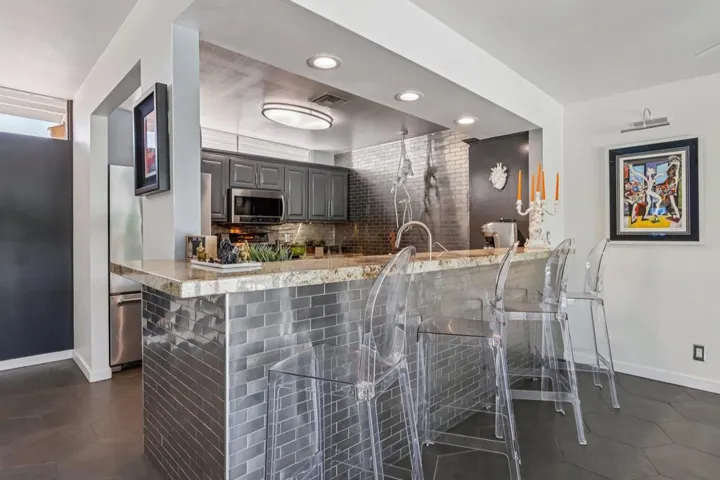 20-web-or-mls-W Nicola Rd-S1604-020