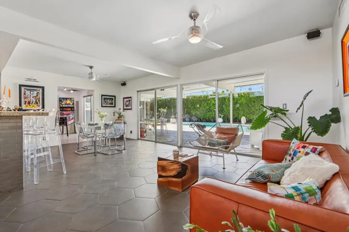10-web-or-mls-W Nicola Rd-S1604-010