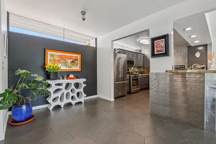 15-web-or-mls-W Nicola Rd-S1604-015