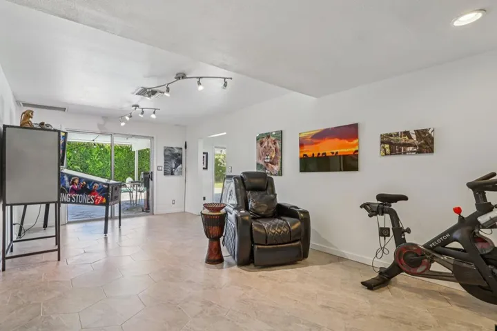 32-web-or-mls-W Nicola Rd-S1604-032
