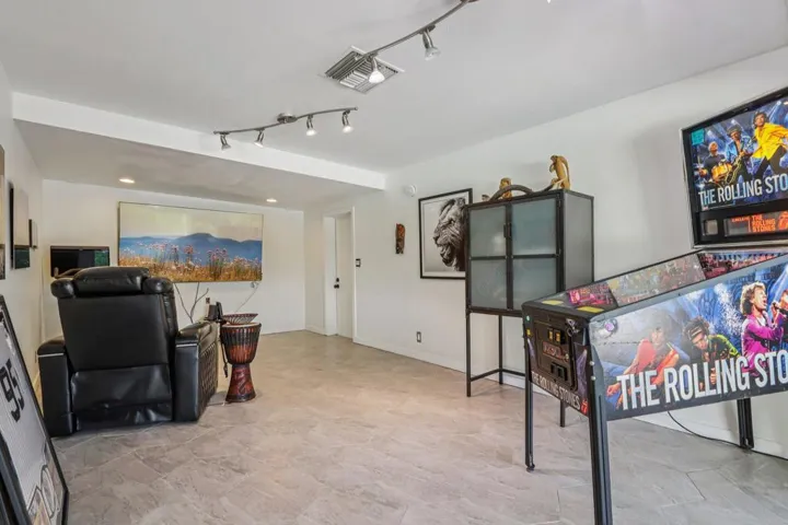 31-web-or-mls-W Nicola Rd-S1604-031