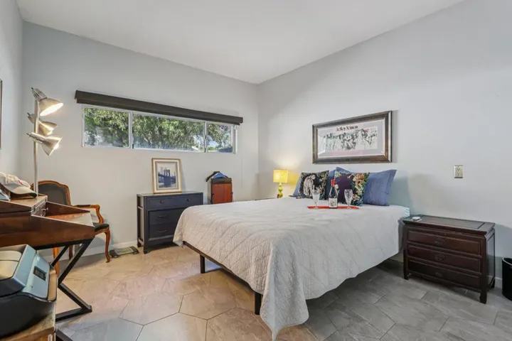 21-web-or-mls-W Nicola Rd-S1604-021