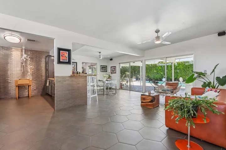 9-web-or-mls-W Nicola Rd-S1604-009