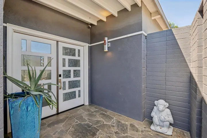 8-web-or-mls-W Nicola Rd-S1604-008