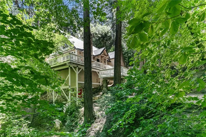 841 Cottage Grove Road, Lake Arrowhead, California 92352