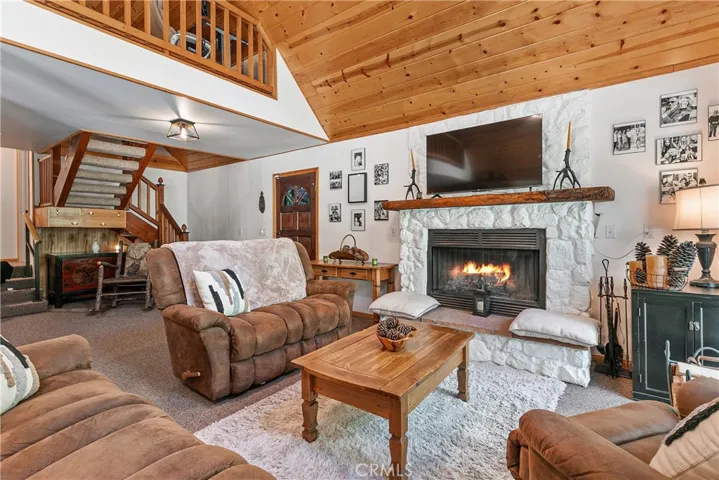 841 Cottage Grove Road, Lake Arrowhead, California 92352