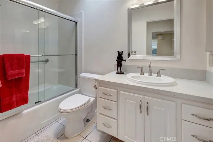 Shared guest bathroom