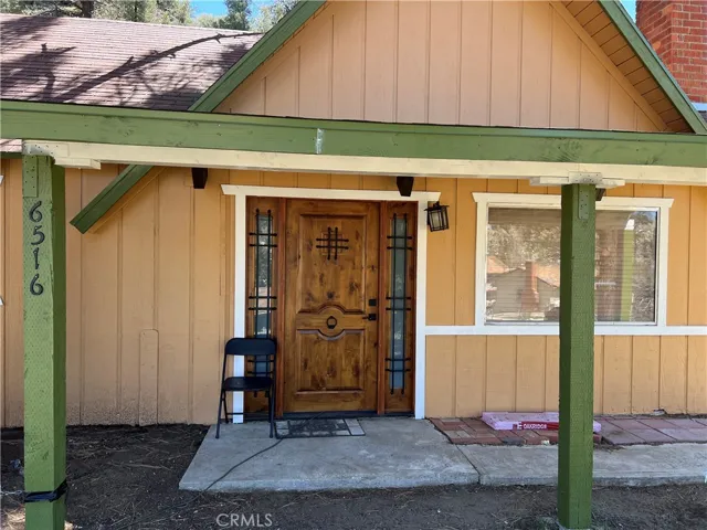 Front entry to Family room