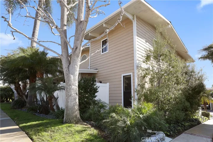 Front of property from Seaward Road