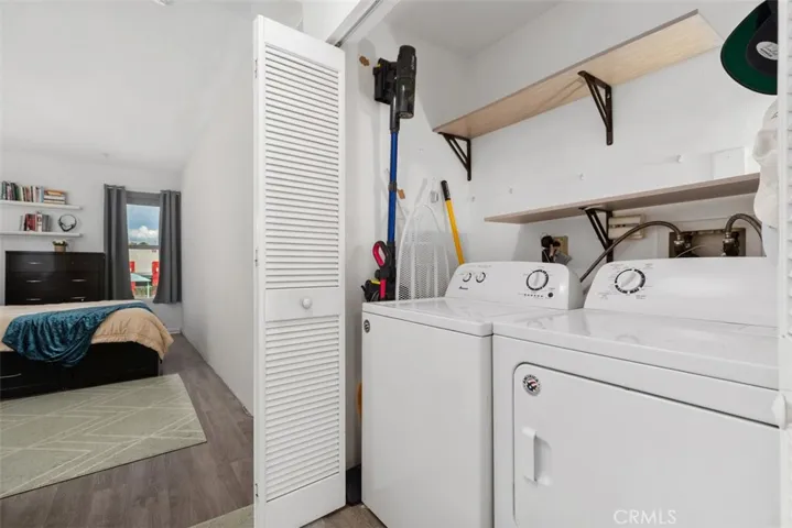 Interior Laundry - washer/ dryer included