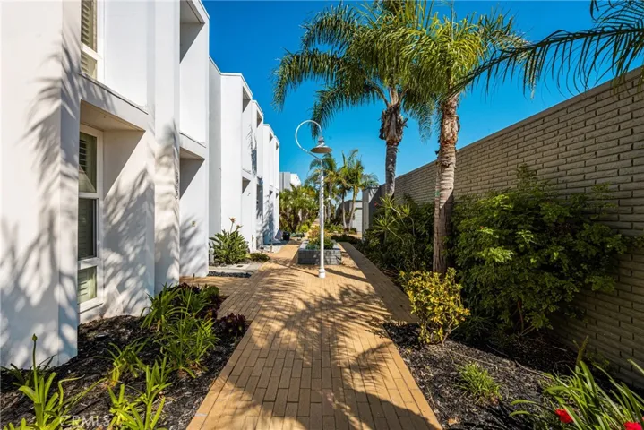 3965 Aladdin Drive, Huntington Beach, California 92649