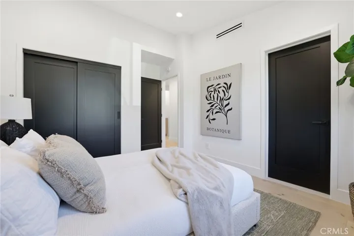 4615 El Caballero Drive, Tarzana, California 91356