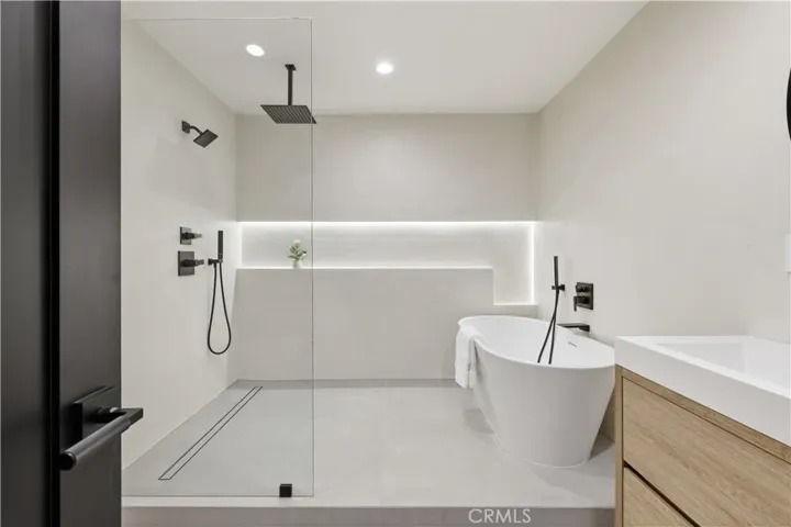 4615 El Caballero Drive, Tarzana, California 91356