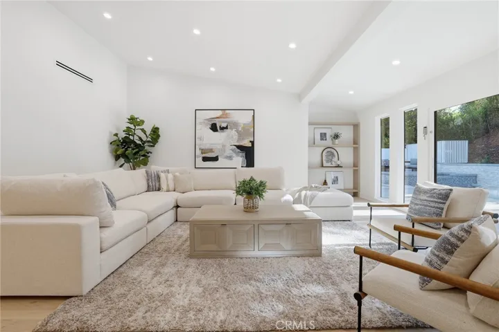 4615 El Caballero Drive, Tarzana, California 91356