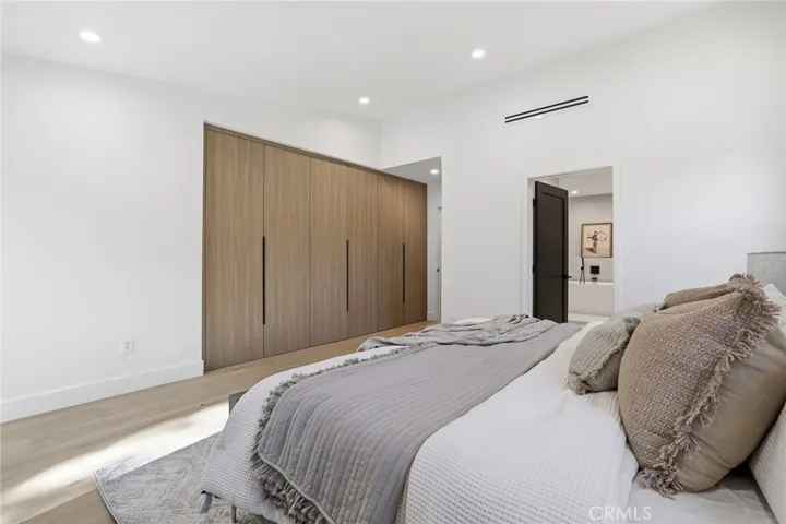 4615 El Caballero Drive, Tarzana, California 91356