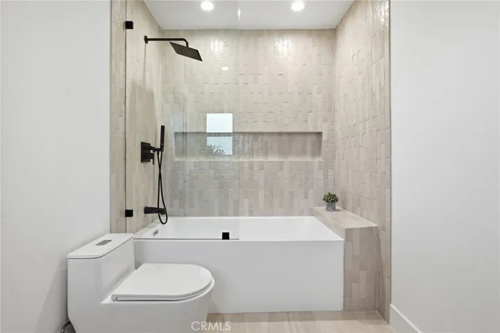 4615 El Caballero Drive, Tarzana, California 91356