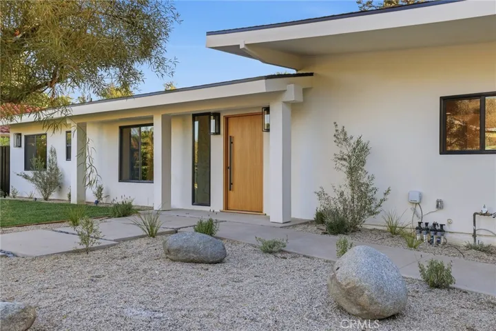 4615 El Caballero Drive, Tarzana, California 91356