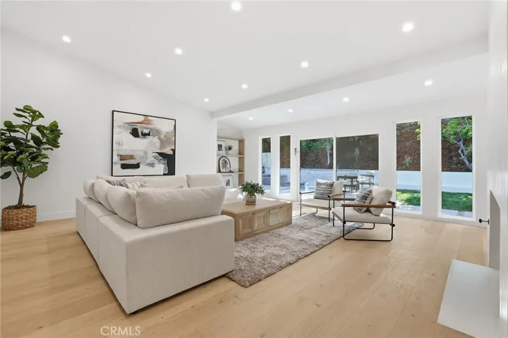 4615 El Caballero Drive, Tarzana, California 91356