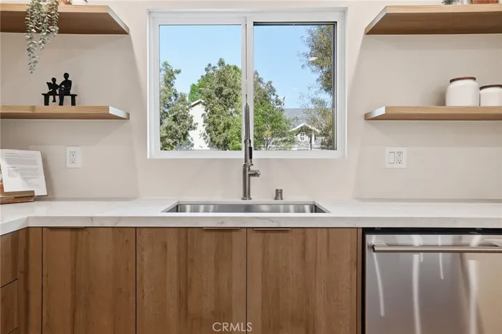 4615 El Caballero Drive, Tarzana, California 91356