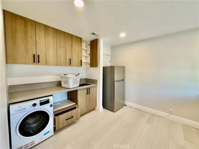 4082 Blackfin Avenue, Irvine, California 92620