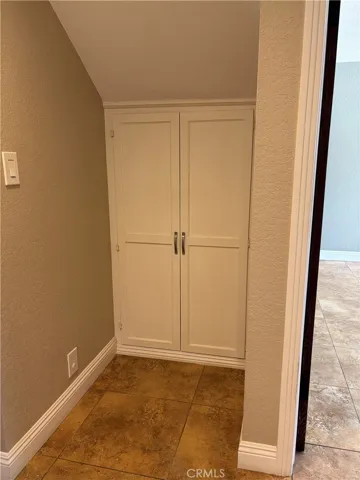 Extra cabinet